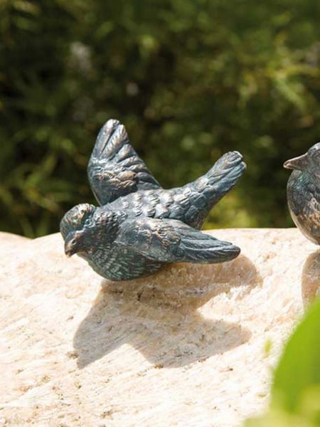 Bronzevogel mit geöffneten Flügeln von Rottenecker Ambiente