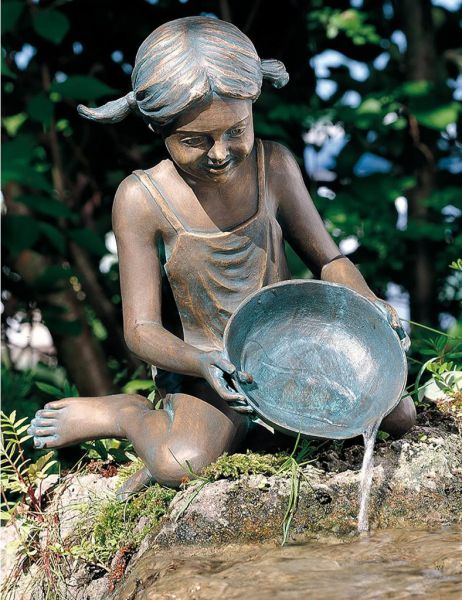 Bronzefigur Sara von Rottenecker