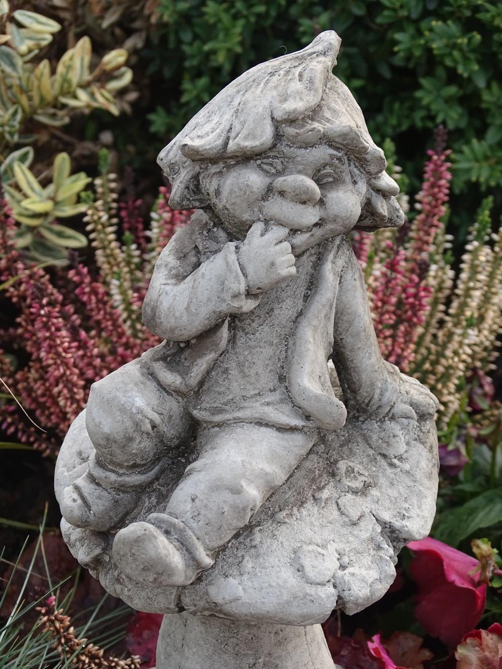 Pixi 1 Wichtel aus massivem Steinguss Steinfigur für Ihren Garten