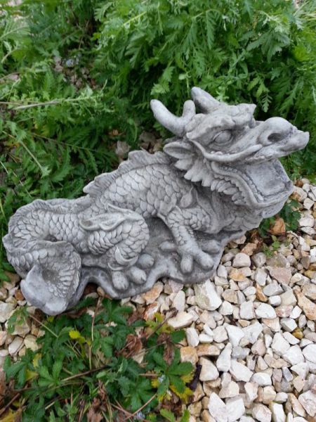 Chinesischer Drache aus Steinguss