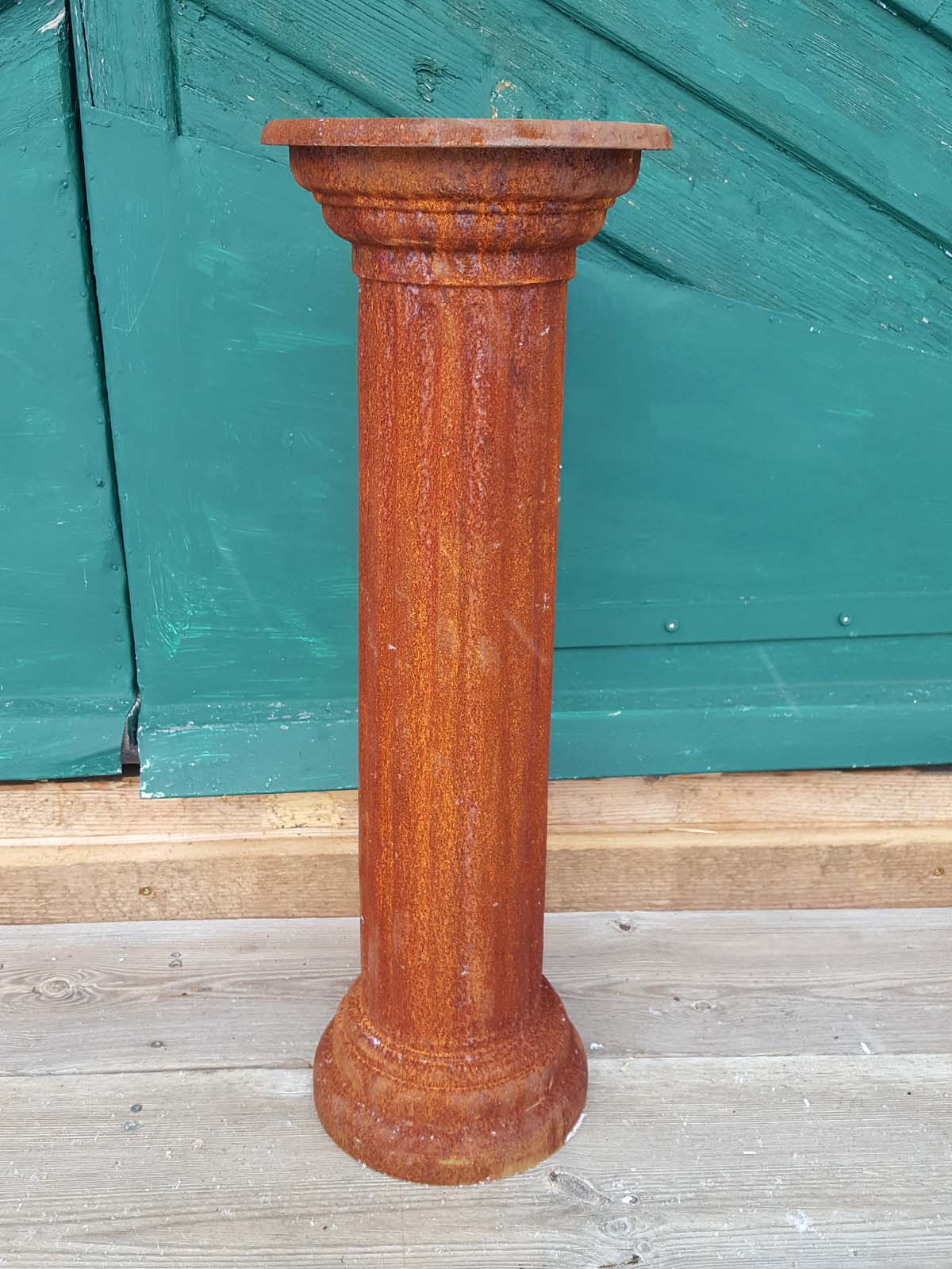 Säule rund aus Gusseisen mit Naturrostpatina Steinfiguren