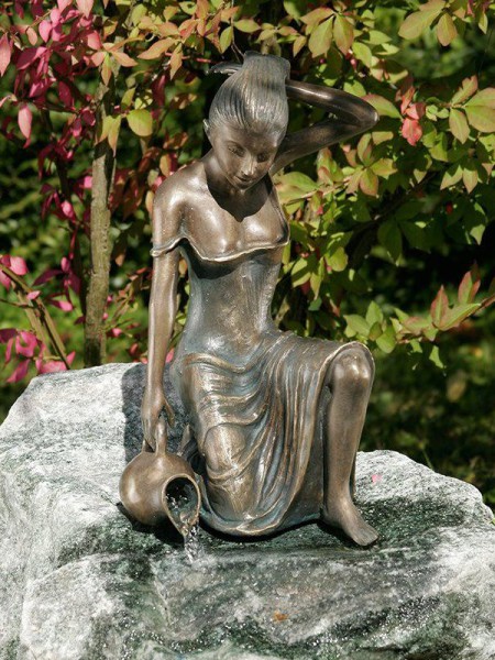 Bronzefigur Letizia von Rottenecker Ambiente