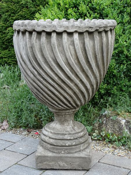 Vase Clarence House aus Steinguss