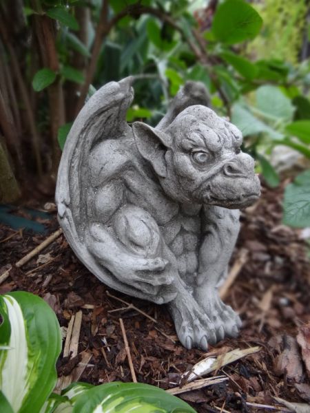 Steinfigur Gargoyle mit Flügel