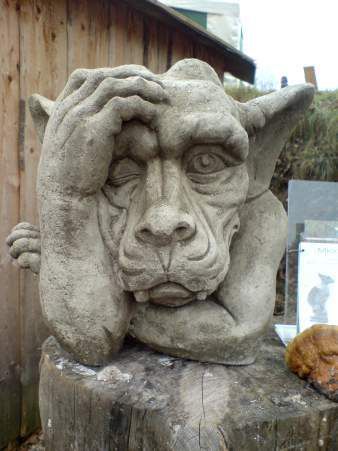 Thinking Gargoyle aus Steinguss