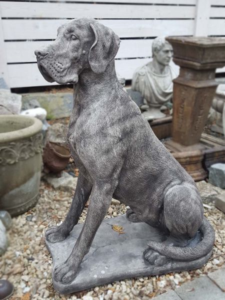 Hund Dogge aus Steinguss