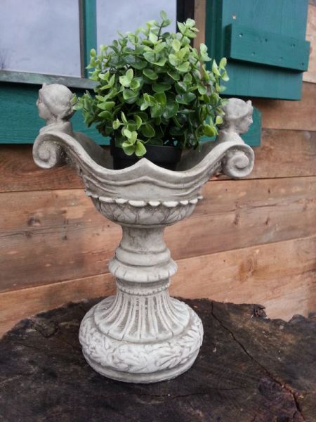 Kleine Victorian Vase Steinguss