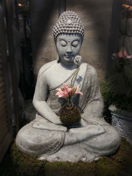 Steinfigur Buddha aus Steinguss