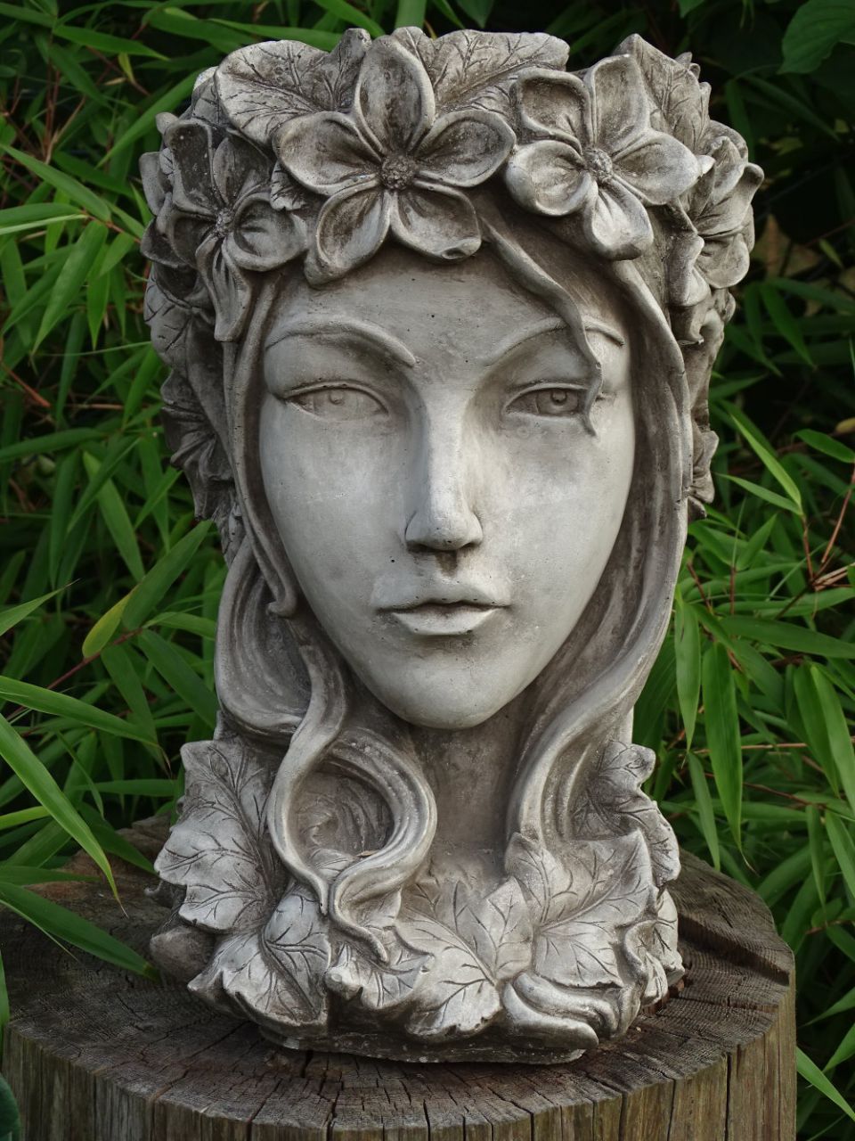 Pflanztopf Bltenkopf Frauengesicht aus Steinguss - die besondere Deko fr  Ihren Garten | Steinfiguren, Bronzefiguren, Gusseisendeko und Gartenfiguren
