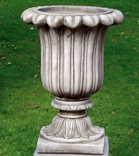 Large Fluted Urn Vase aus Steinguss