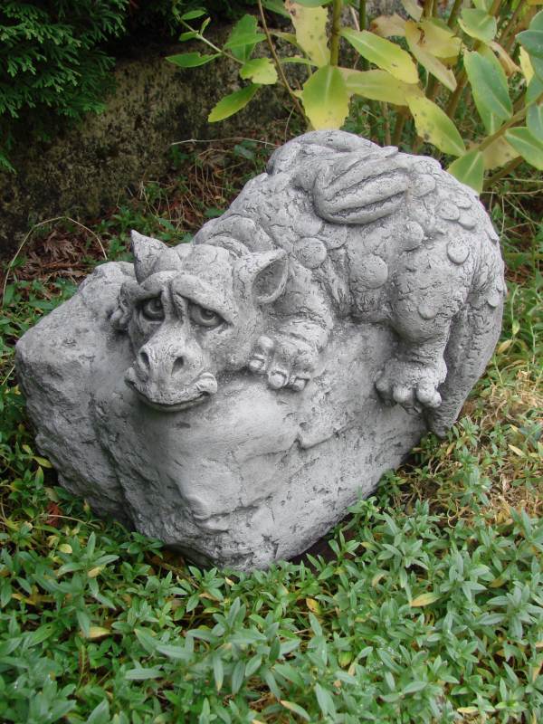 DRACHE DRACHEN SEESCHLANGE aus STEINGUSS FROSTFEST GARTENDEKORATION NEU ST-D-36 