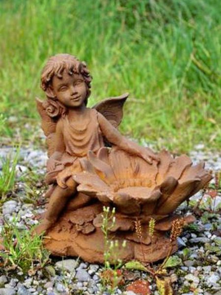 Blütenelfe Gusseisen Elfe Lourdes aus Eisenguss mit Naturrost Patina