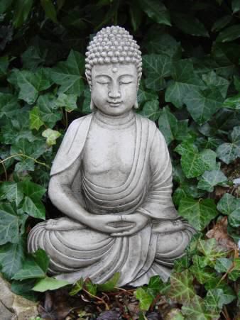 Buddha meditierend