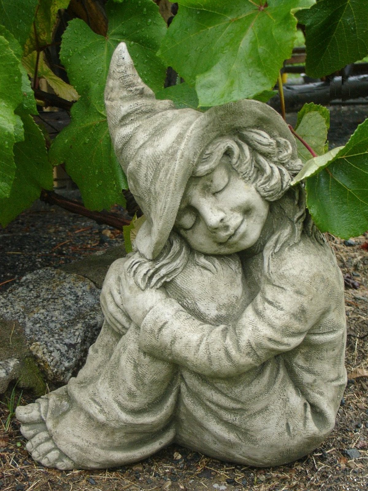 Elfe Hazel designed by Fiona Jane Scott Pheeberts Gartenfiguren aus