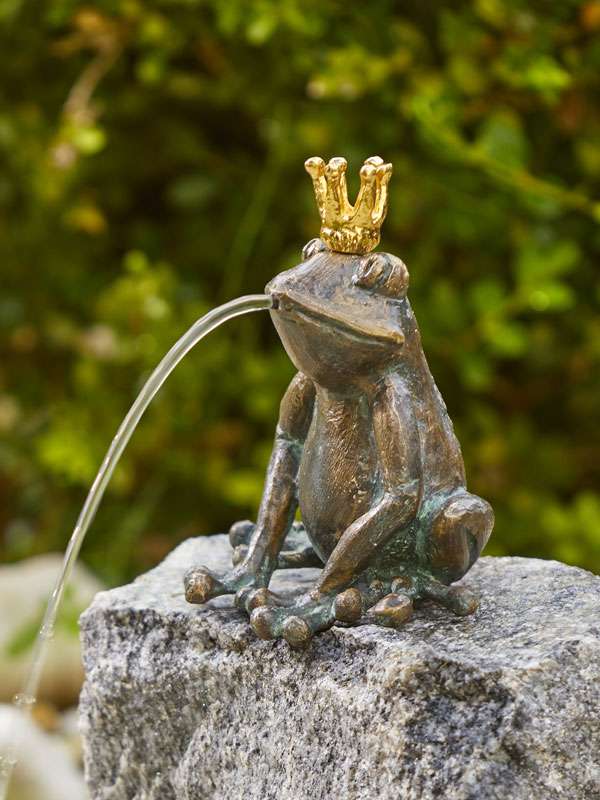 Wasserspeier Froschkönig – Bronzefarbene Gartenfigur Für Teich & Beet