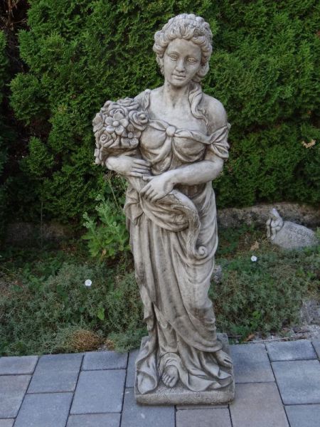 Gartenfigur Frau mit Blumen