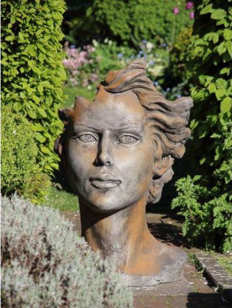 Gartenskulptur Büste Frau Rosteffekt