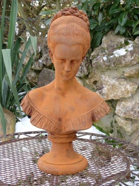 Büste Lady Anne Gusseisen