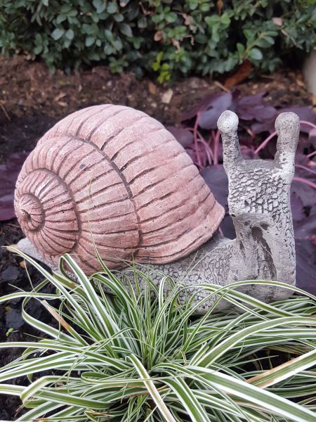 Gartenfigur Schnecke kriechend aus Steinguss