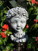 Blumenkinder aus Steinguss Steinfiguren, Bronzefiguren, Gusseisendeko