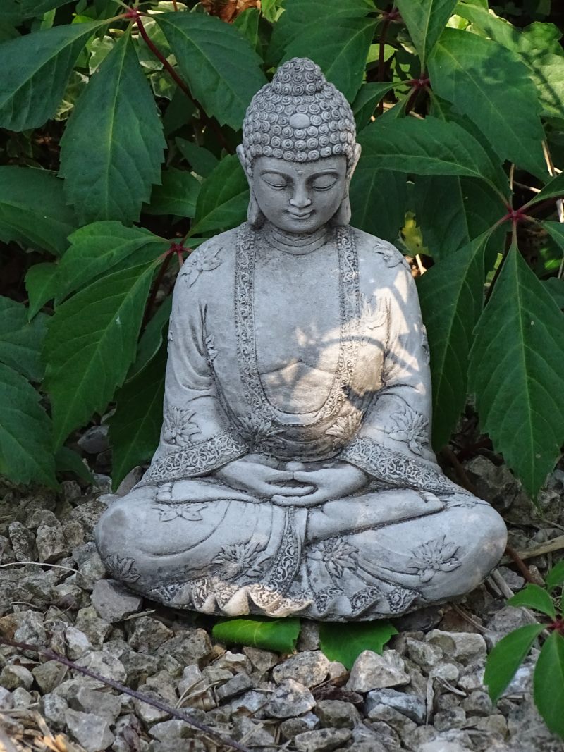Meditation Buddha sitzend Massive Gartenfigur aus Steinguss frostfest