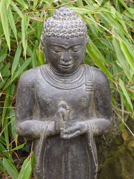 Steinfigur Buddha stehend Rad der Lehre